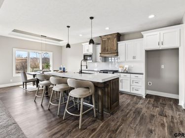 21825 Parkview Drive, Gretna, NE 68028