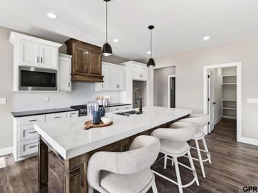 21825 Parkview Drive, Gretna, NE 68028