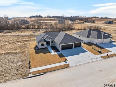 21825 Parkview Drive, Gretna, NE 68028
