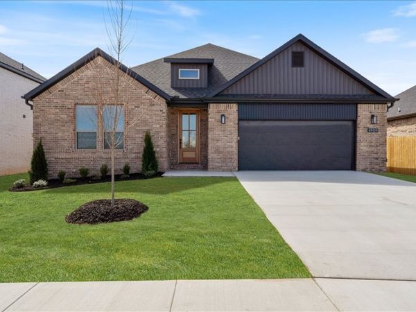 6909 SW Orange Avenue, Bentonville, AR 72713