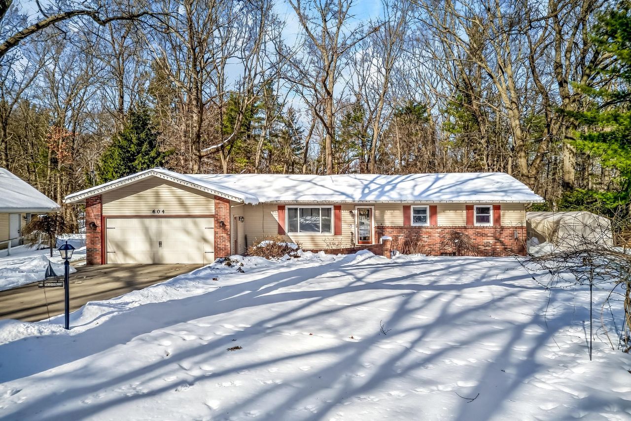 604 E Muskegon Avenue, Whitehall, MI 49461 Main Photo