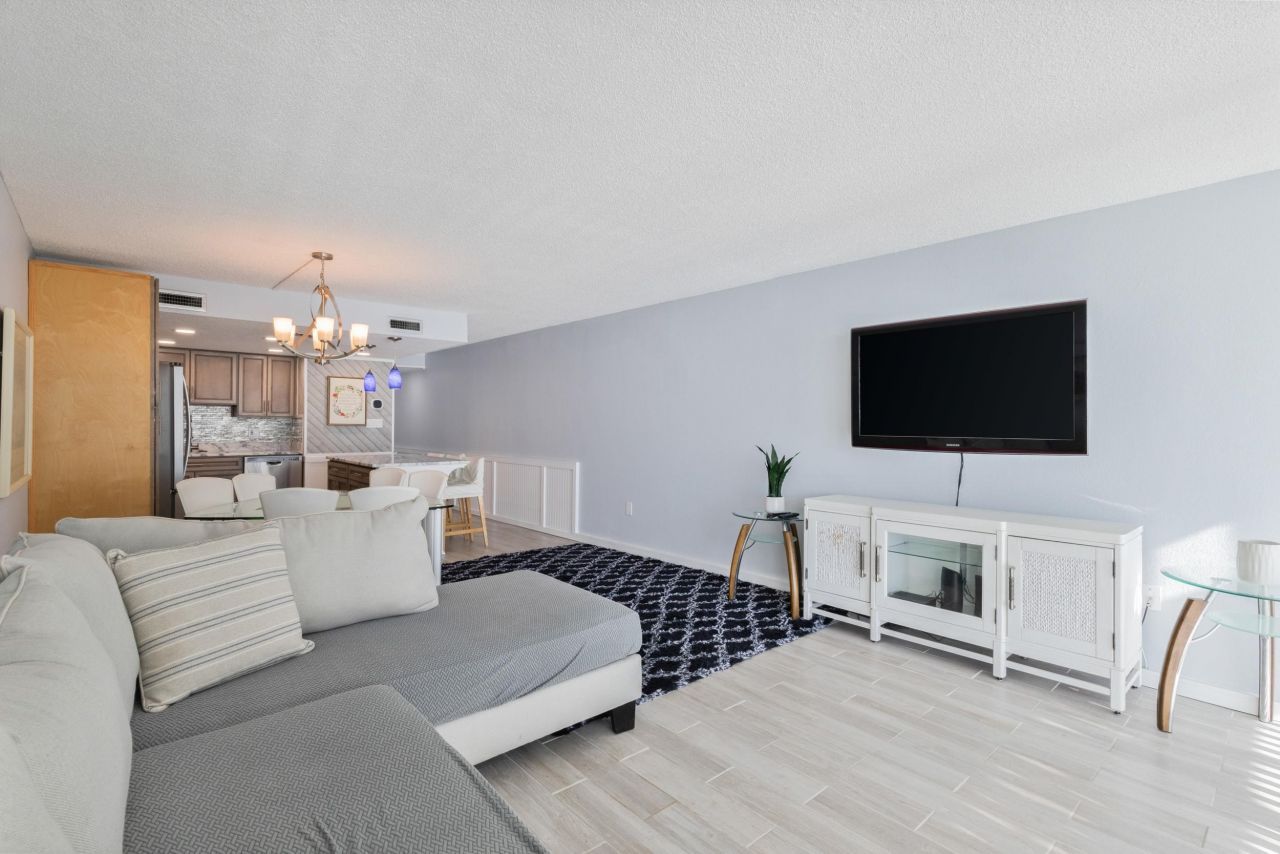 1012 N Waccamaw Dr.  Photo 10