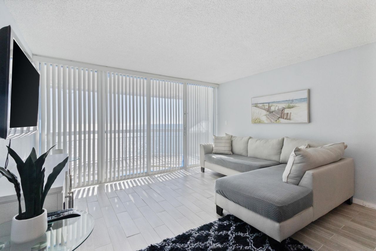 1012 N Waccamaw Dr.  Photo 14