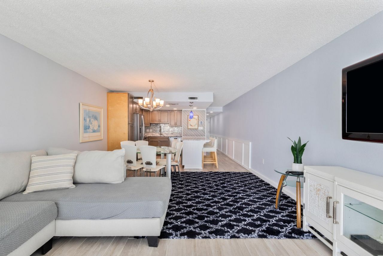 1012 N Waccamaw Dr.  Photo 8