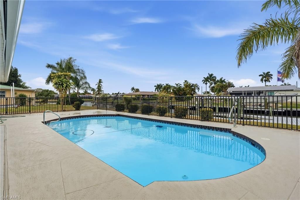 405 Tower Dr, Cape Coral, FL 33904 Photo