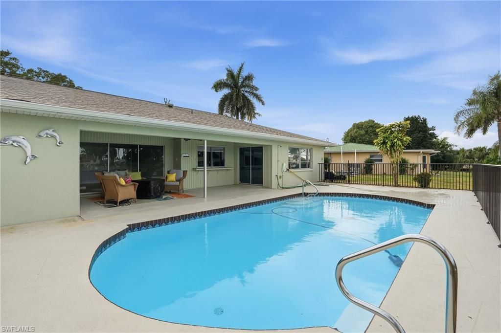 405 Tower Dr, Cape Coral, FL 33904 Photo