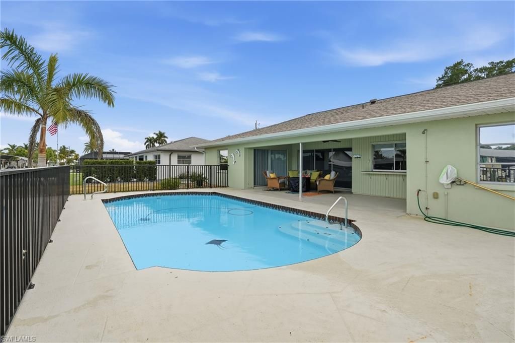 405 Tower Dr, Cape Coral, FL 33904 Photo