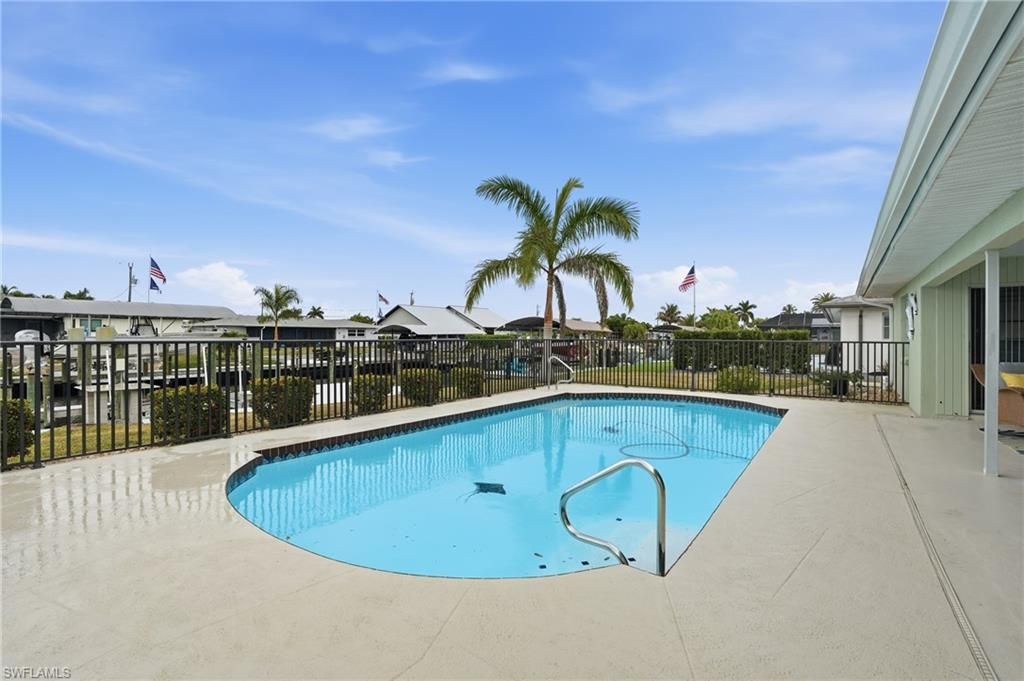 405 Tower Dr, Cape Coral, FL 33904 Photo