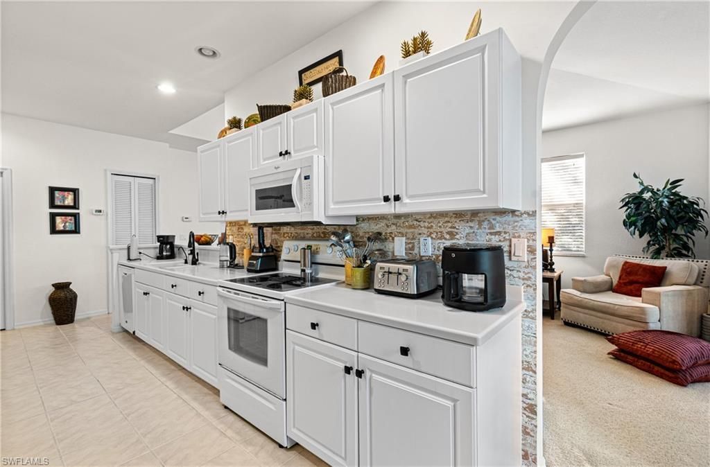 4209 Liron Ave, Unit 202, Fort Myers, FL 33916 Photo