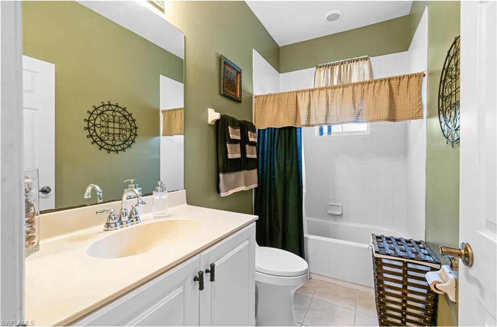 4209 Liron Ave, Unit 202, Fort Myers, FL 33916 Photo