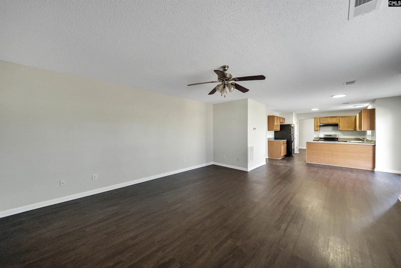 975 Murchison Drive Photo 14