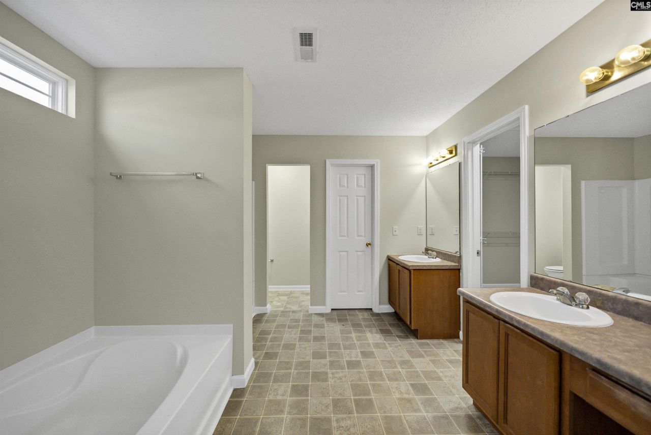 975 Murchison Drive Photo 18