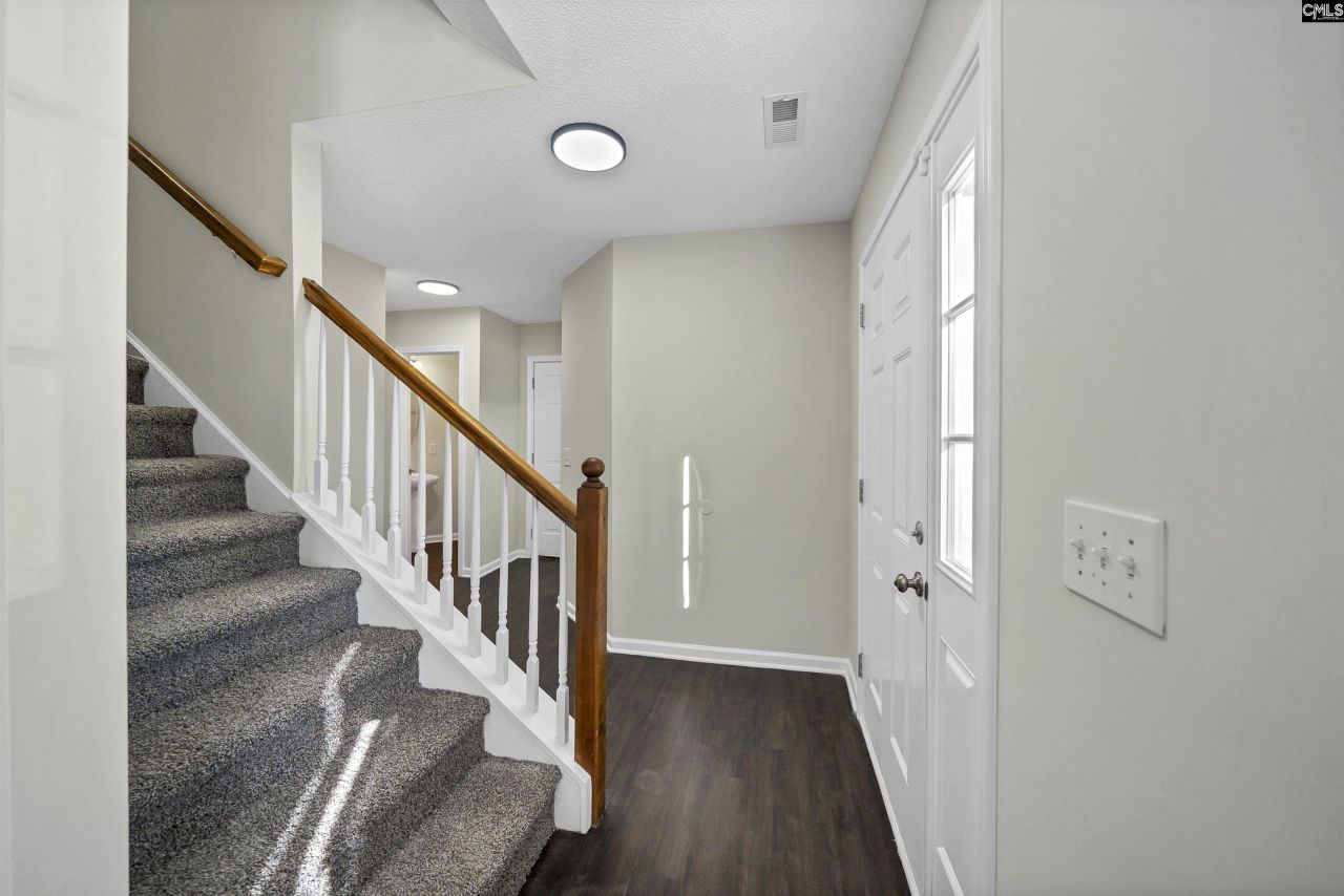 975 Murchison Drive Photo 8