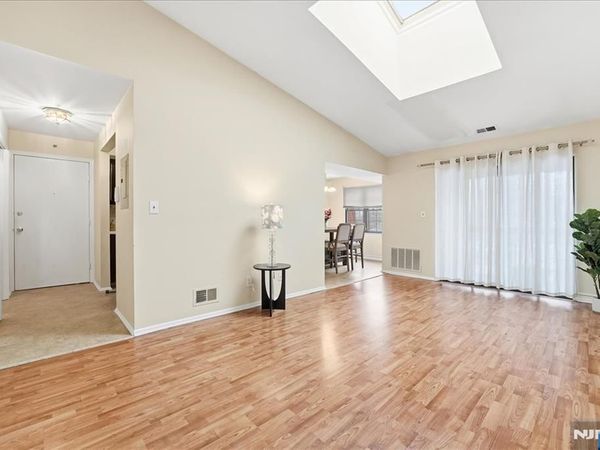 297 Alpine Way C, Unit C, WOODBRIDGE, NJ 07095