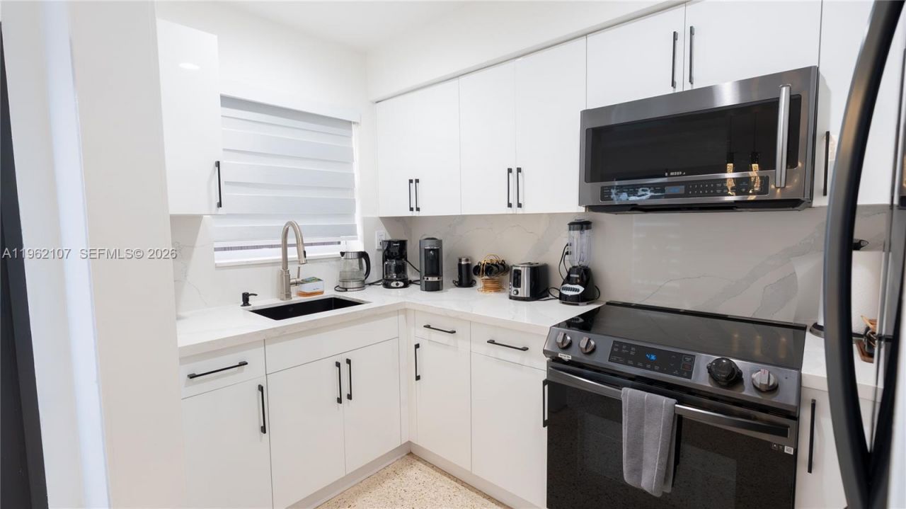 1851-1853 NW 22nd Pl, Miami, FL 33125 Photo