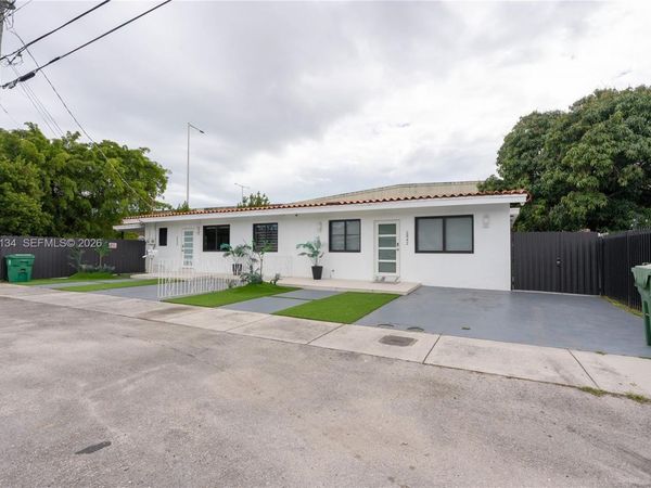 2840-2842 NW 13th St, Miami, FL 33125