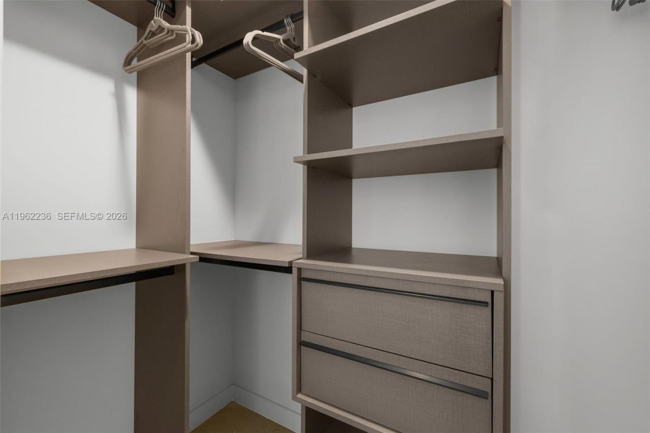 11 NE 6th St , Unit 1611, Miami, FL 33132 Photo