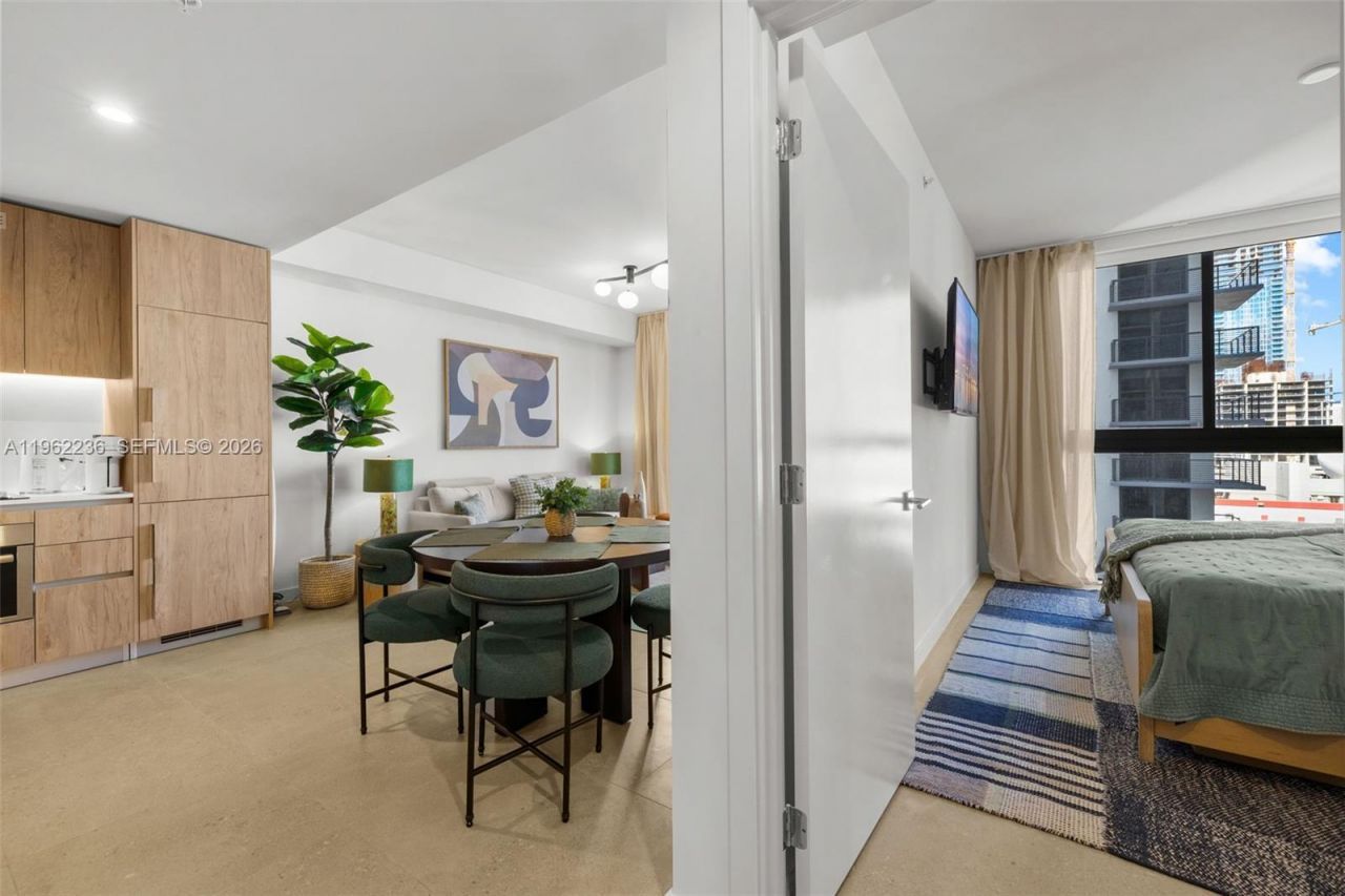 11 NE 6th St , Unit 1611, Miami, FL 33132 Photo