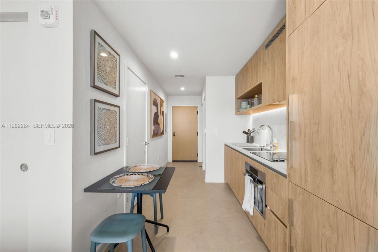 11 NE 6th St , Unit 1615, Miami, FL 33132 Photo