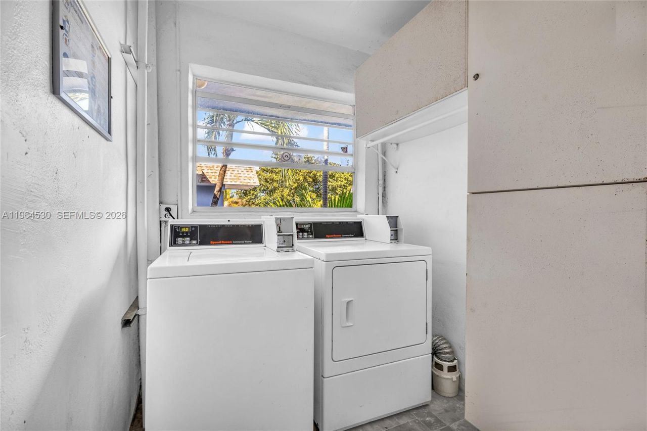 714 NE 10th St , Unit 307, Hallandale Beach, FL 33009 Photo