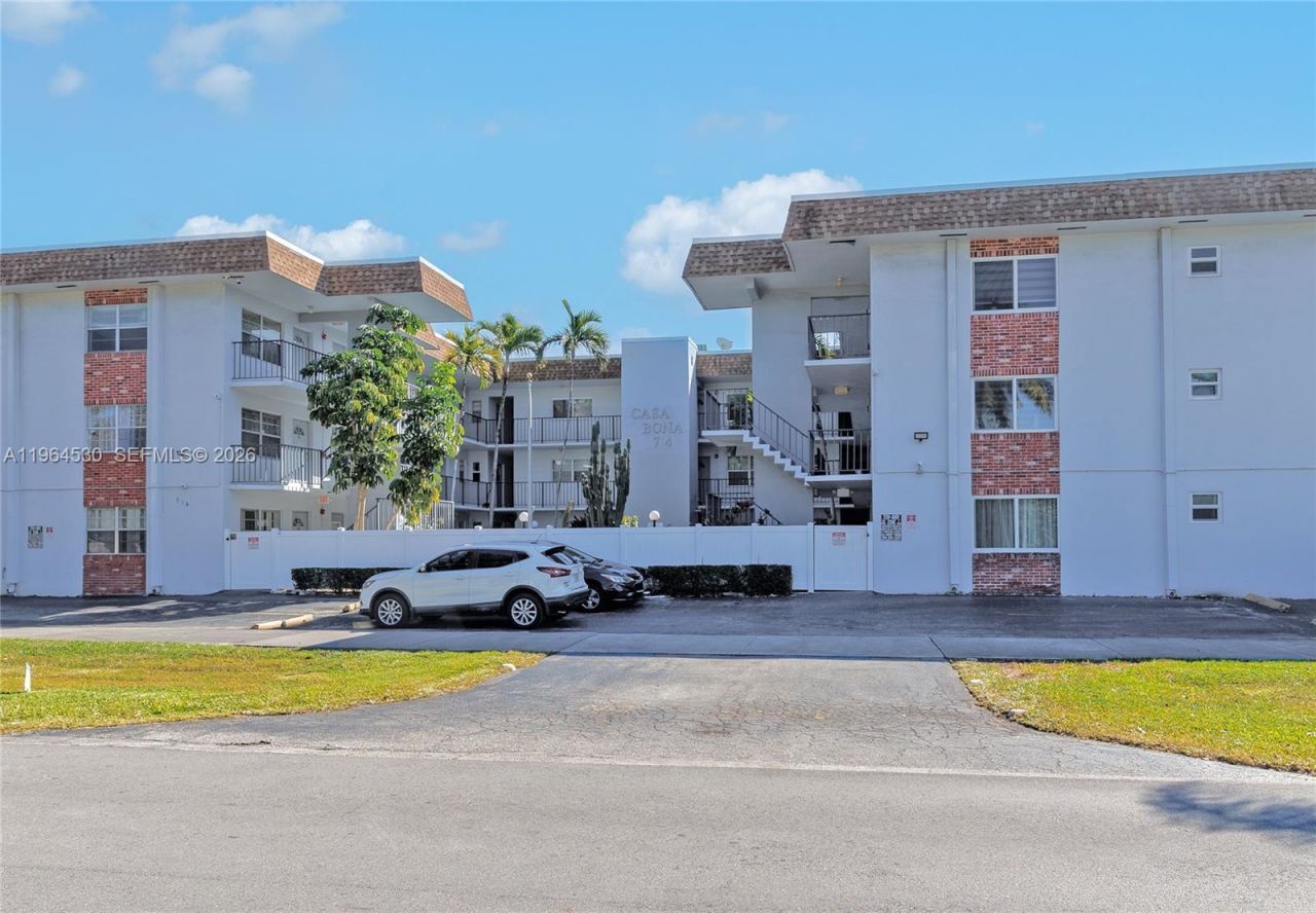 714 NE 10th St , Unit 307, Hallandale Beach, FL 33009 Photo