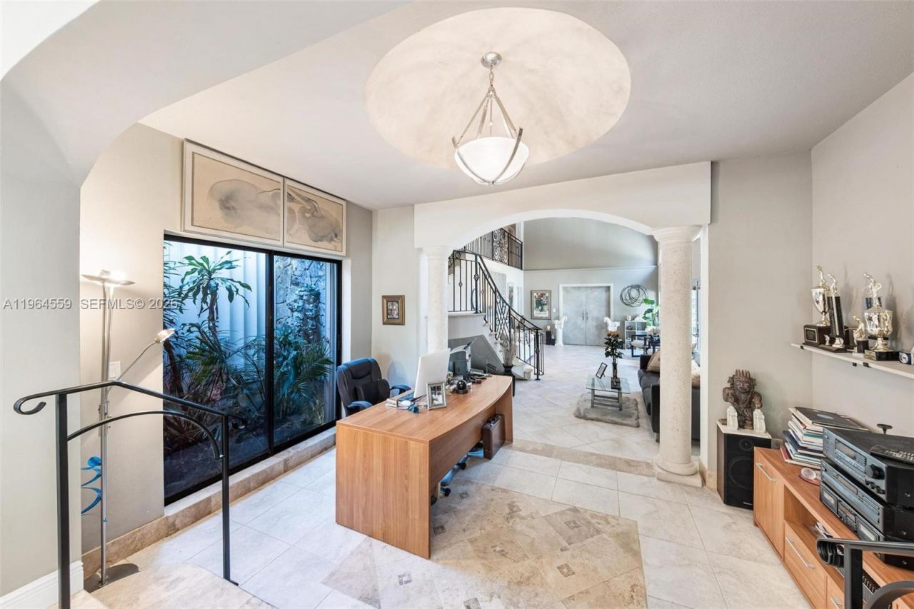 5990 SW 83rd St, South Miami, FL 33143 Photo