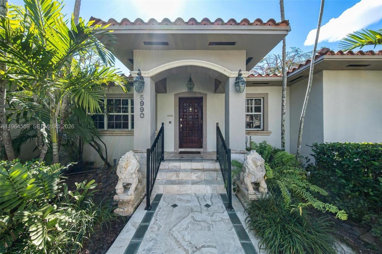 5990 SW 83rd St, South Miami, FL 33143 Photo