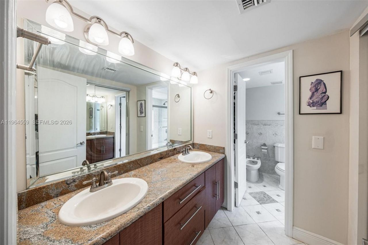 5990 SW 83rd St, South Miami, FL 33143 Photo