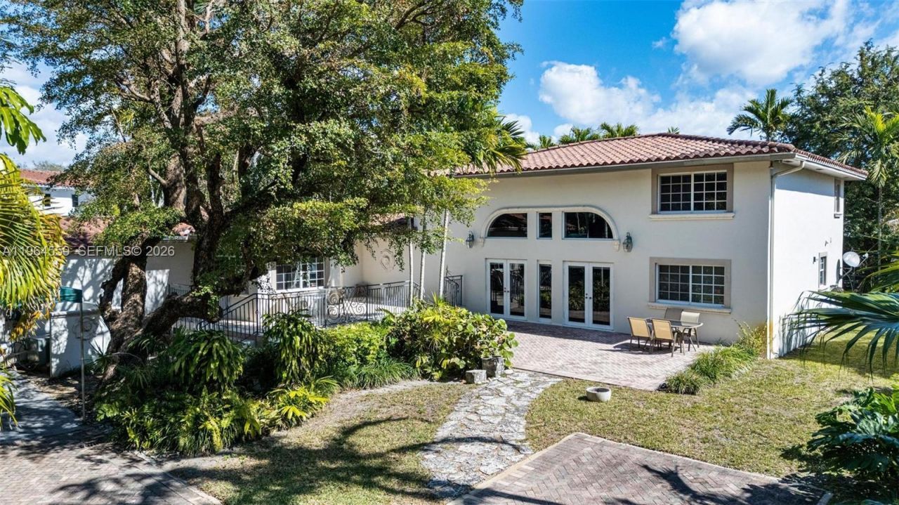 5990 SW 83rd St, South Miami, FL 33143 Photo