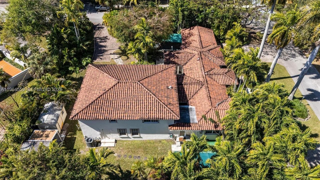 5990 SW 83rd St, South Miami, FL 33143 Photo