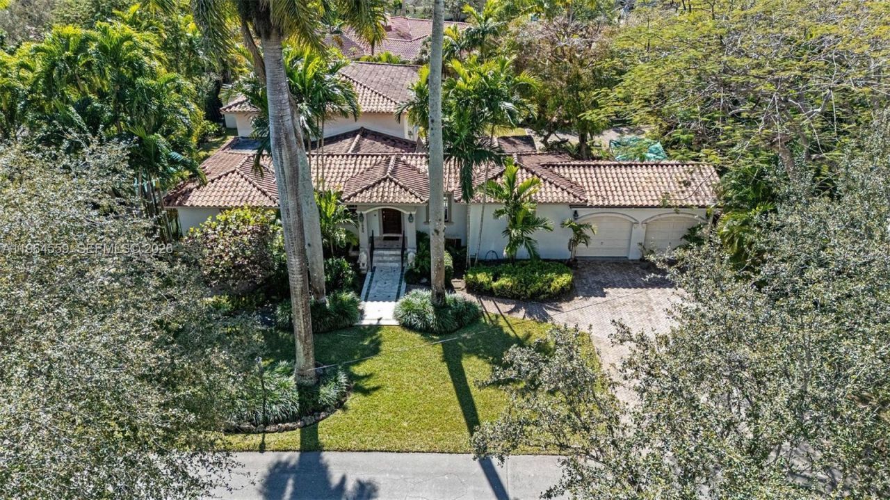 5990 SW 83rd St, South Miami, FL 33143 Photo