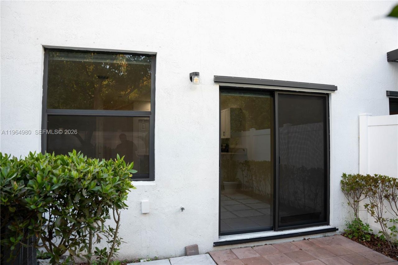 11091 W 32nd Ln, Hialeah, FL 33018 Photo