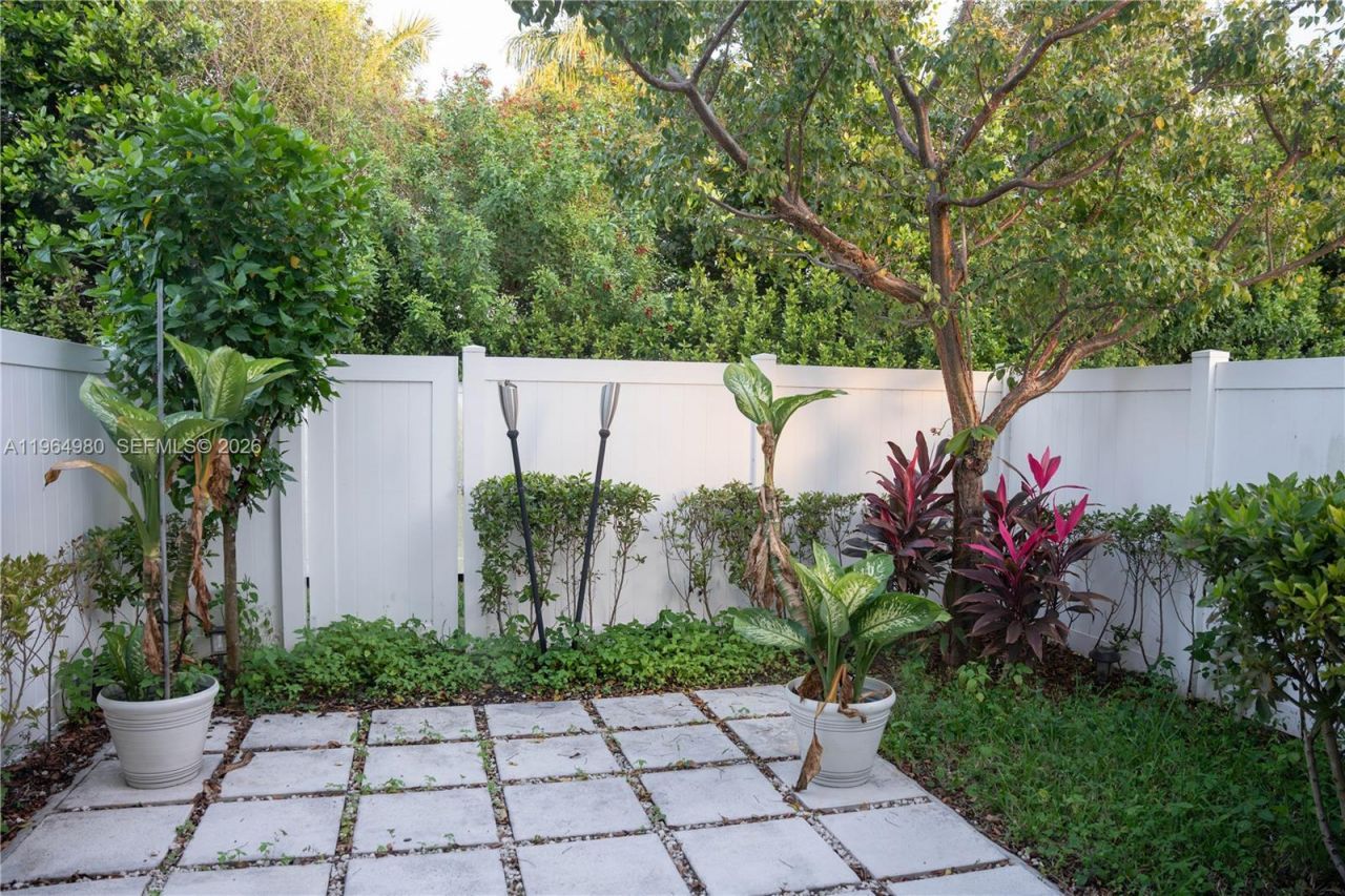 11091 W 32nd Ln, Hialeah, FL 33018 Photo