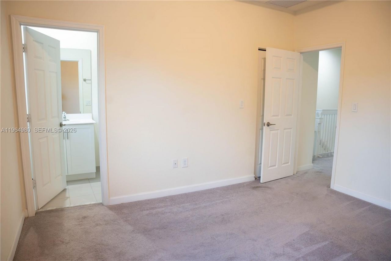 11091 W 32nd Ln, Hialeah, FL 33018 Photo