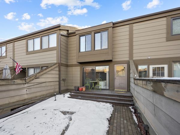 142 Aberdeen Court, Geneva, IL 60134