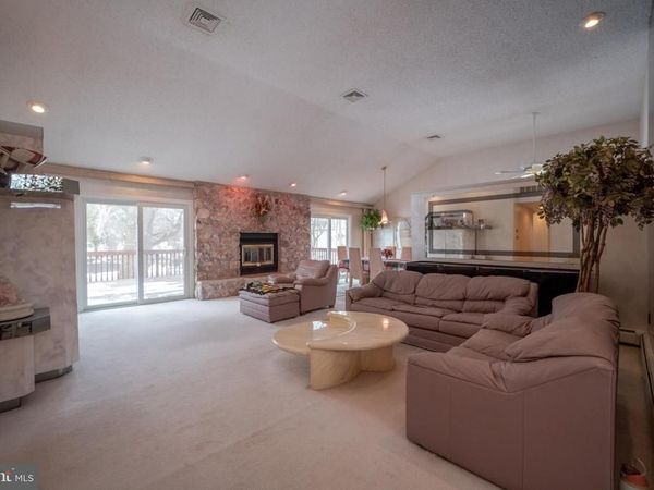 501 FLORA CIRCLE, SPRINGFIELD, PA 19064