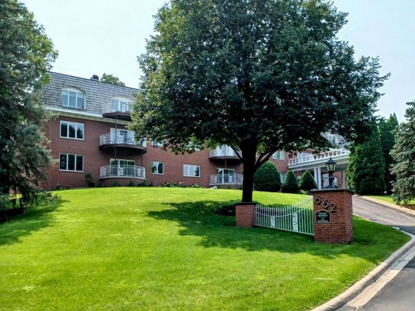 8621 Basswood Road, Unit 23, Eden Prairie, MN 55344