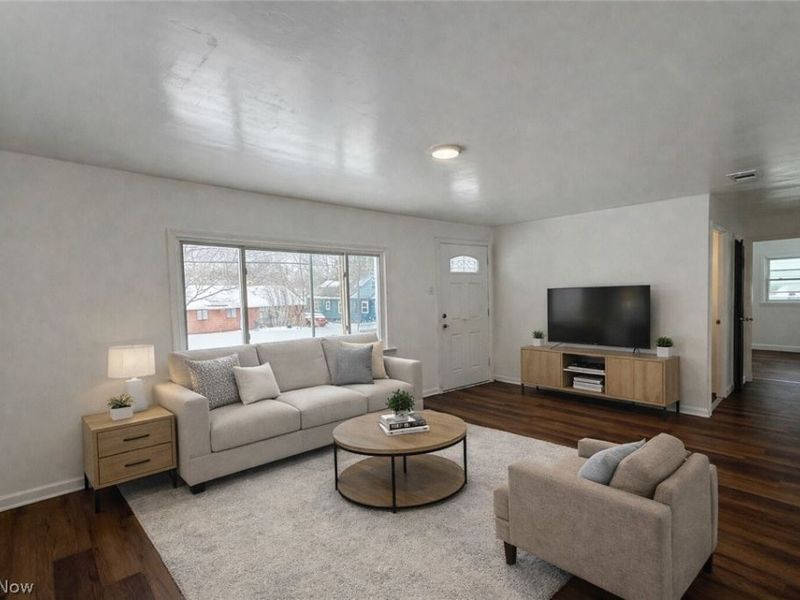 883 Kickapoo Avenue, Akron, OH 44305 Photo 2