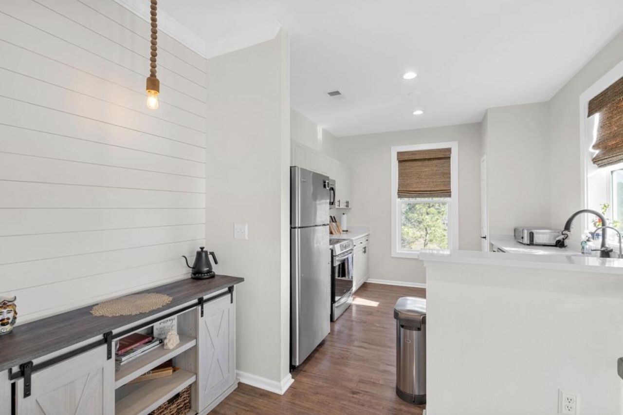 130 River Landing Drive Photo 7