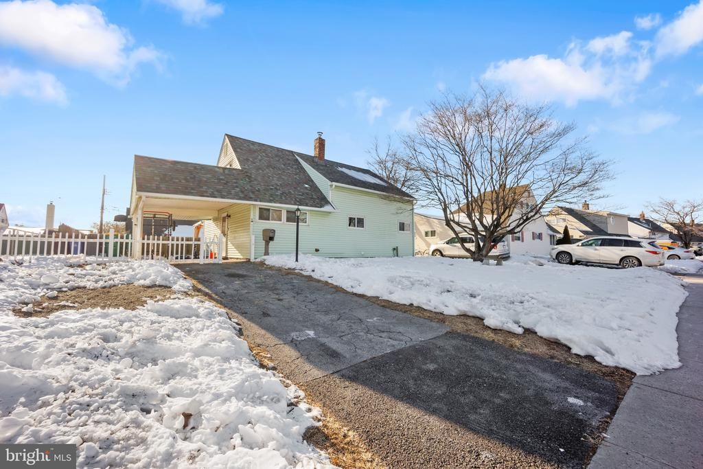 5 Nickelhill Lane, Levittown, PA 19054 Main Photo