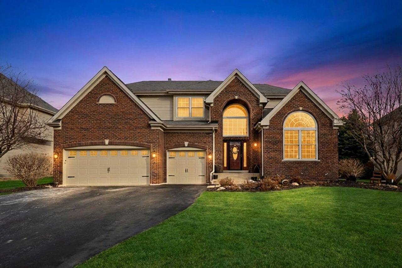 443 Glover Drive, North Aurora, IL 60542 Main Photo