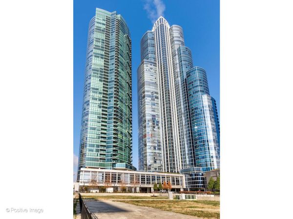 1201 S Prairie Avenue, Unit 2402, Chicago, IL 60605