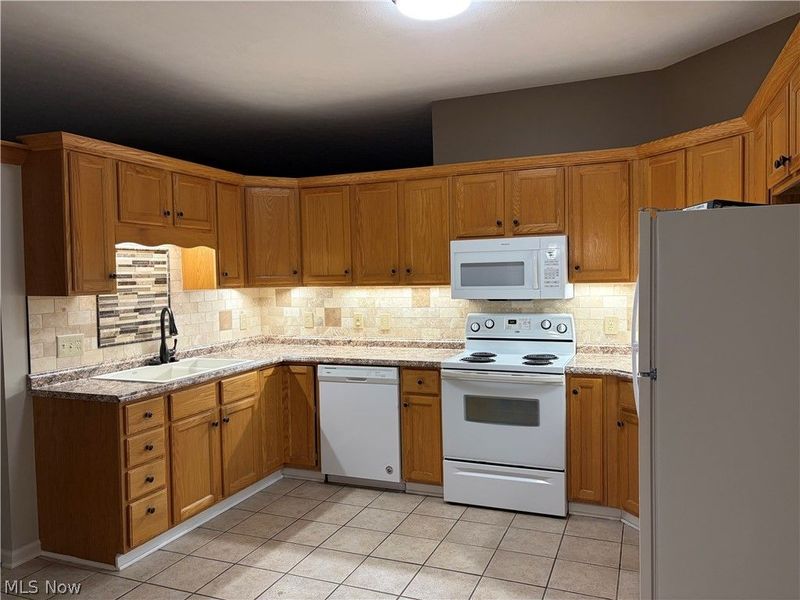 3461 E Prescott Circle, Cuyahoga Falls, OH 44223 Photo 2