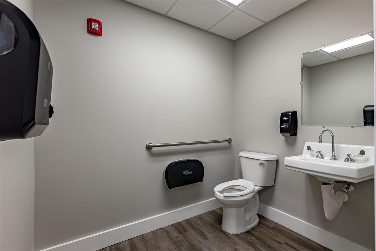 1500 E Venice Avenue, Unit 4F, Venice, FL 34292 Photo