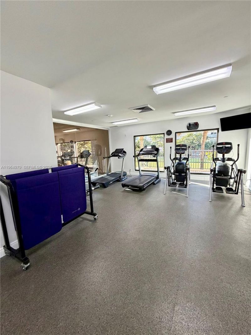 1920 S Ocean Dr, Unit 20D, Hallandale Beach, FL 33009 Photo