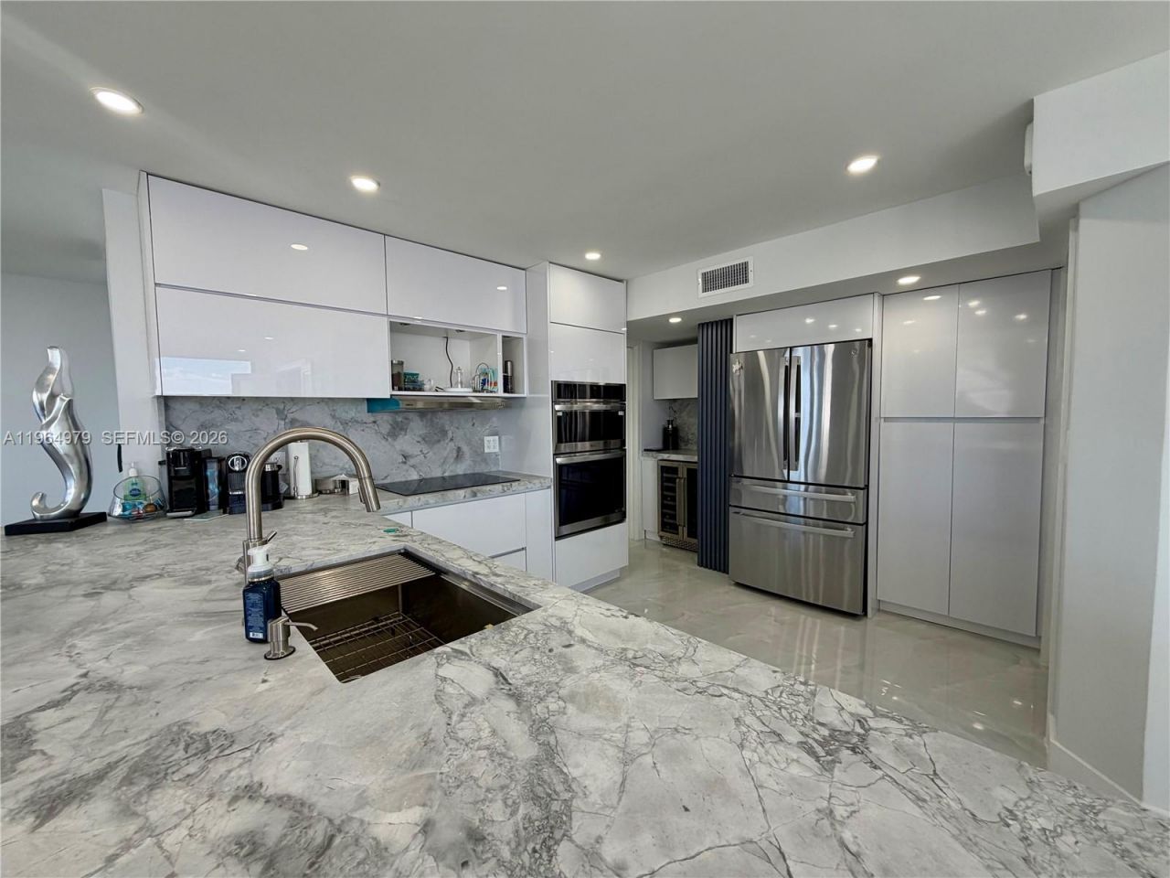 1920 S Ocean Dr, Unit 20D, Hallandale Beach, FL 33009 Photo