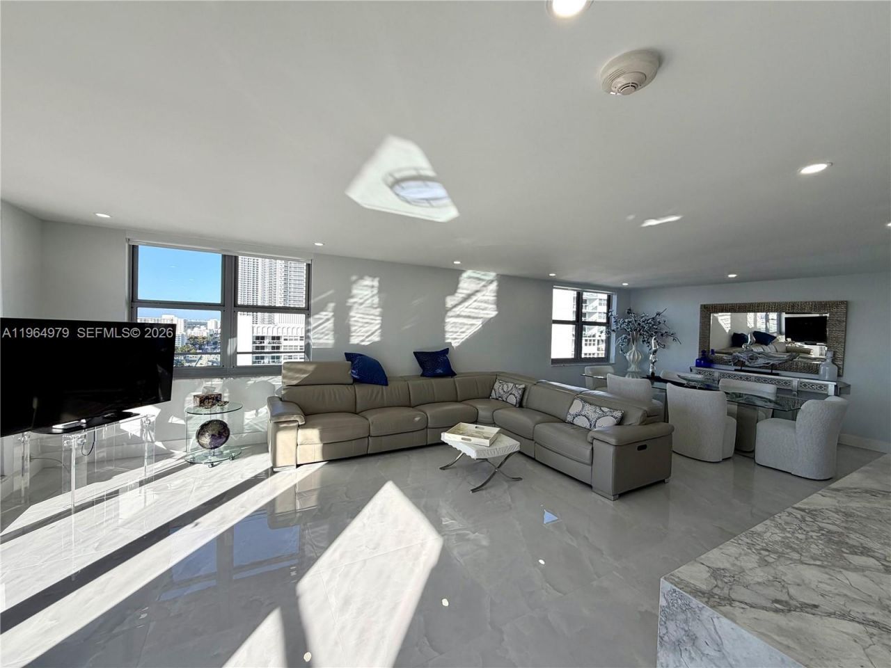 1920 S Ocean Dr, Unit 20D, Hallandale Beach, FL 33009 Photo