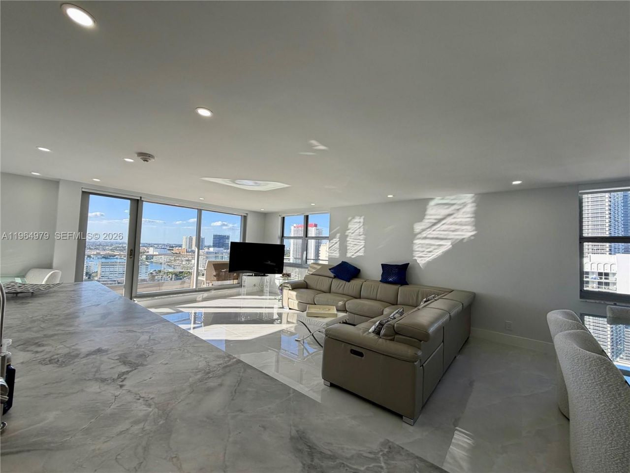 1920 S Ocean Dr, Unit 20D, Hallandale Beach, FL 33009 Photo