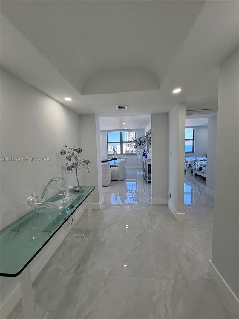 1920 S Ocean Dr, Unit 20D, Hallandale Beach, FL 33009 Photo