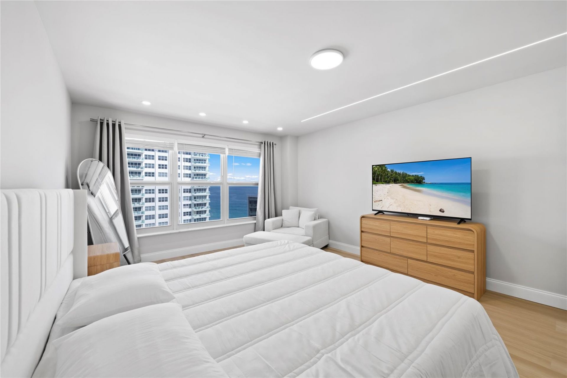 3500 Galt Ocean Drive, Unit 1516, Fort Lauderdale, FL 33308 Photo